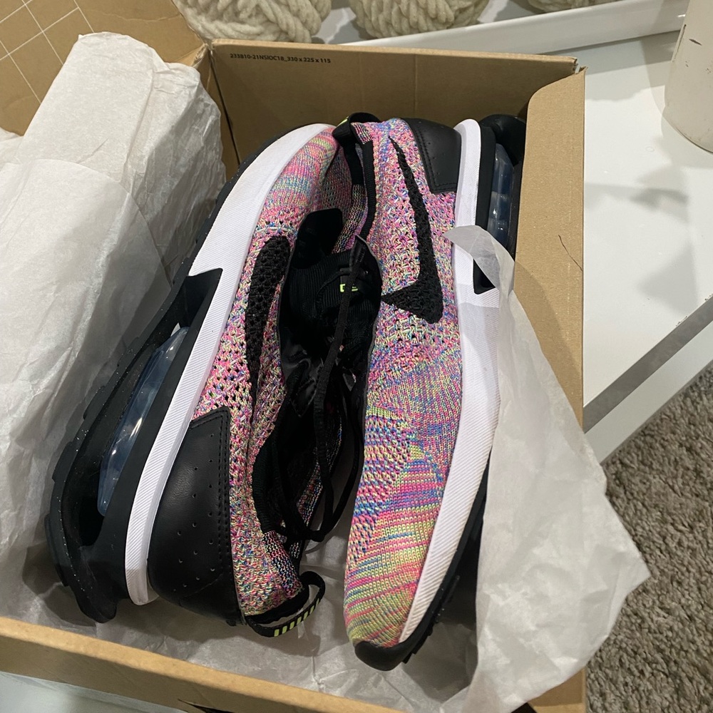 Nike Air Max Flyknit Racer Ghost Green Black Pink